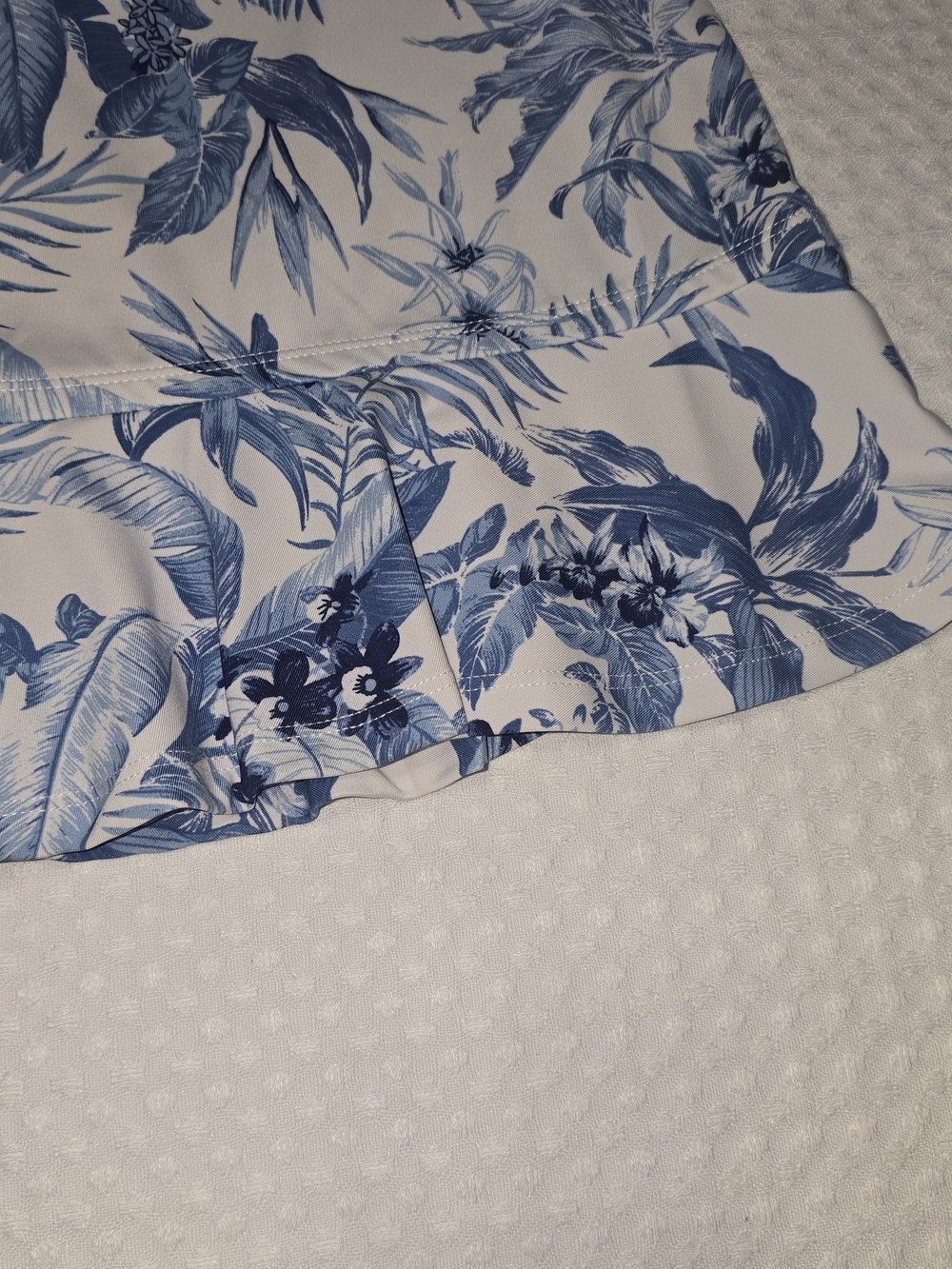 TOMMY BAHAMA TABU JUNGLE PRINT SKORT IN WHITE & BLUE RUFFLE HEM GOLF TENNIS LG - Picture 3 of 8